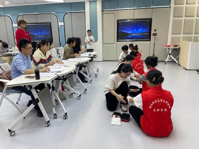 学生竞赛风采:创伤救护止血图片1 学生竞赛风采:创伤救护止血图片1